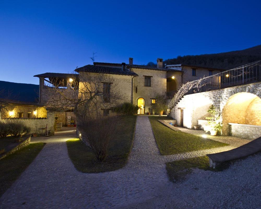 Agriturismo Il Casale Degli Amici 노르시아 외부 사진