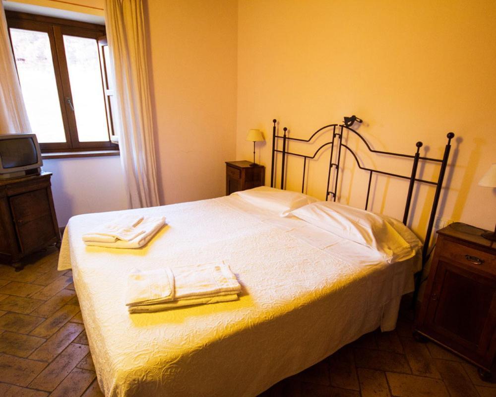 Agriturismo Il Casale Degli Amici 노르시아 외부 사진