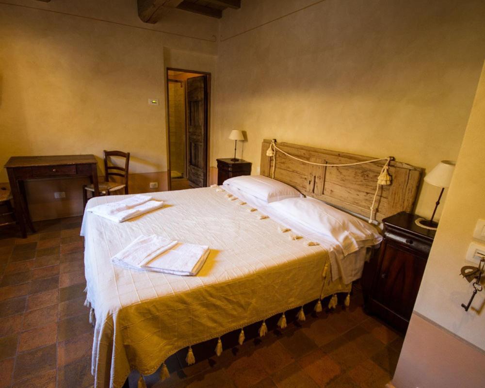 Agriturismo Il Casale Degli Amici 노르시아 외부 사진