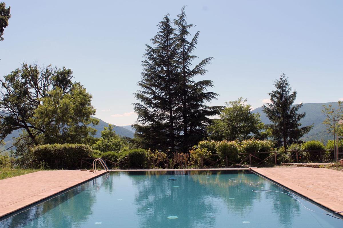 Agriturismo Il Casale Degli Amici 노르시아 외부 사진