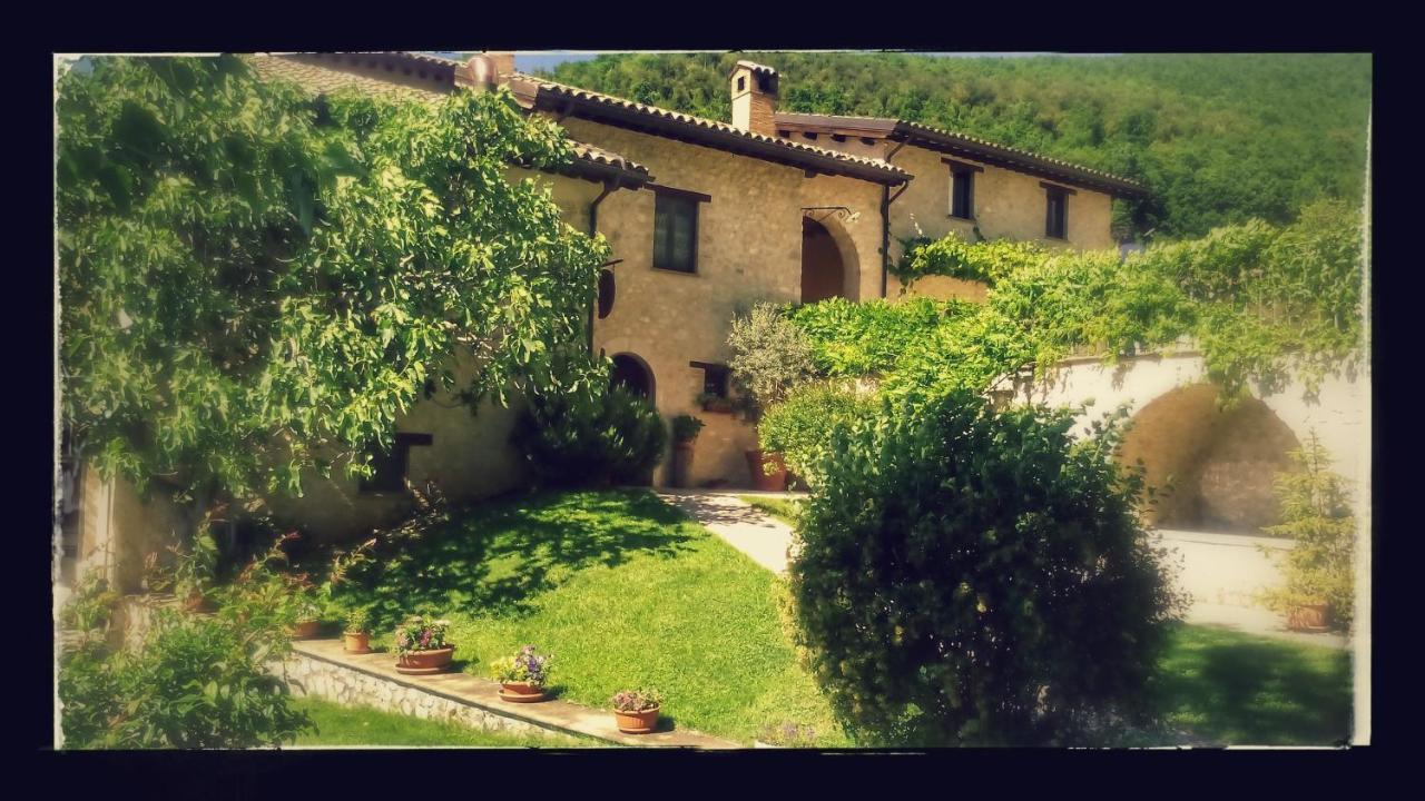 Agriturismo Il Casale Degli Amici 노르시아 외부 사진