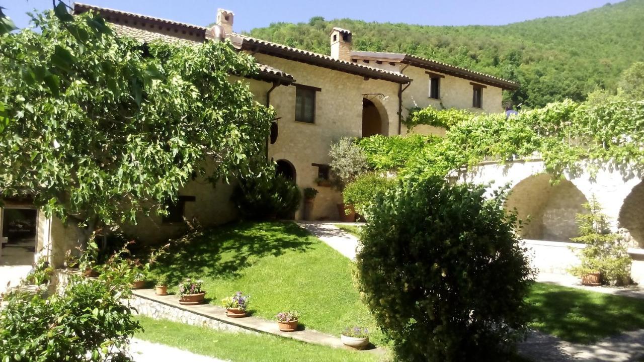 Agriturismo Il Casale Degli Amici 노르시아 외부 사진